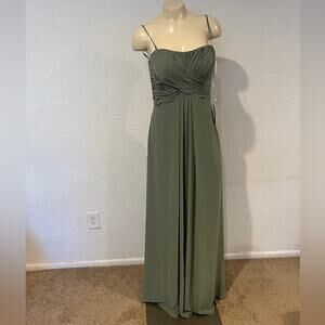NWT Dear Cleo Bridesmaid Dress Emily Size 6 Color Ivy
